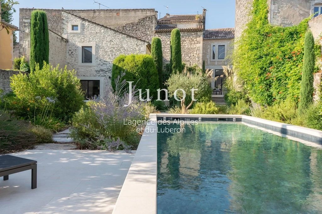 Maison à louer, 260m², Saint-Rémy-de-Provence