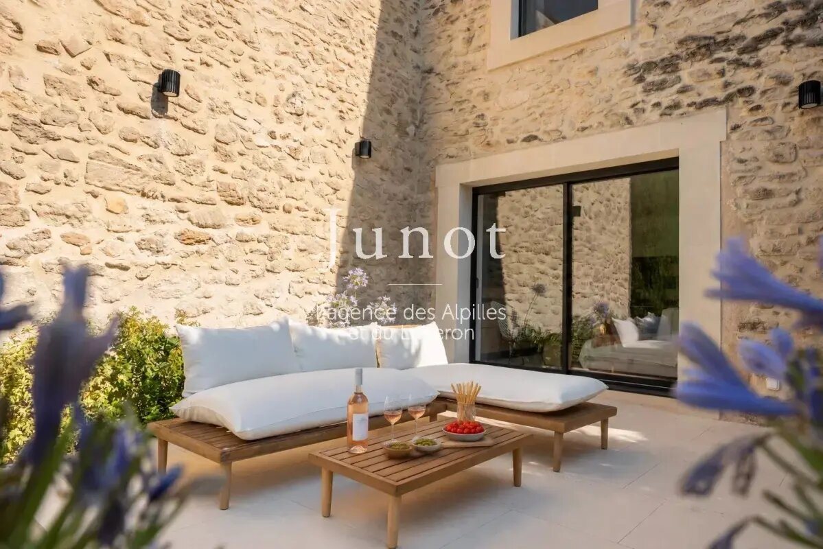 Maison à louer, 260m², Saint-Rémy-de-Provence