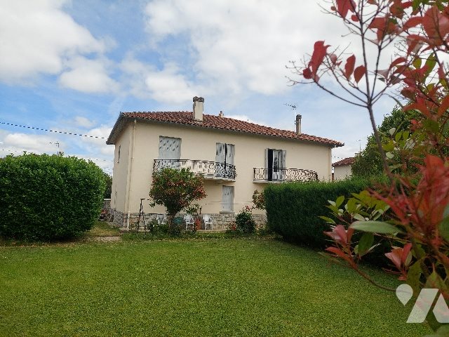Maison à vendre, 1686m², Saint-Gaudens