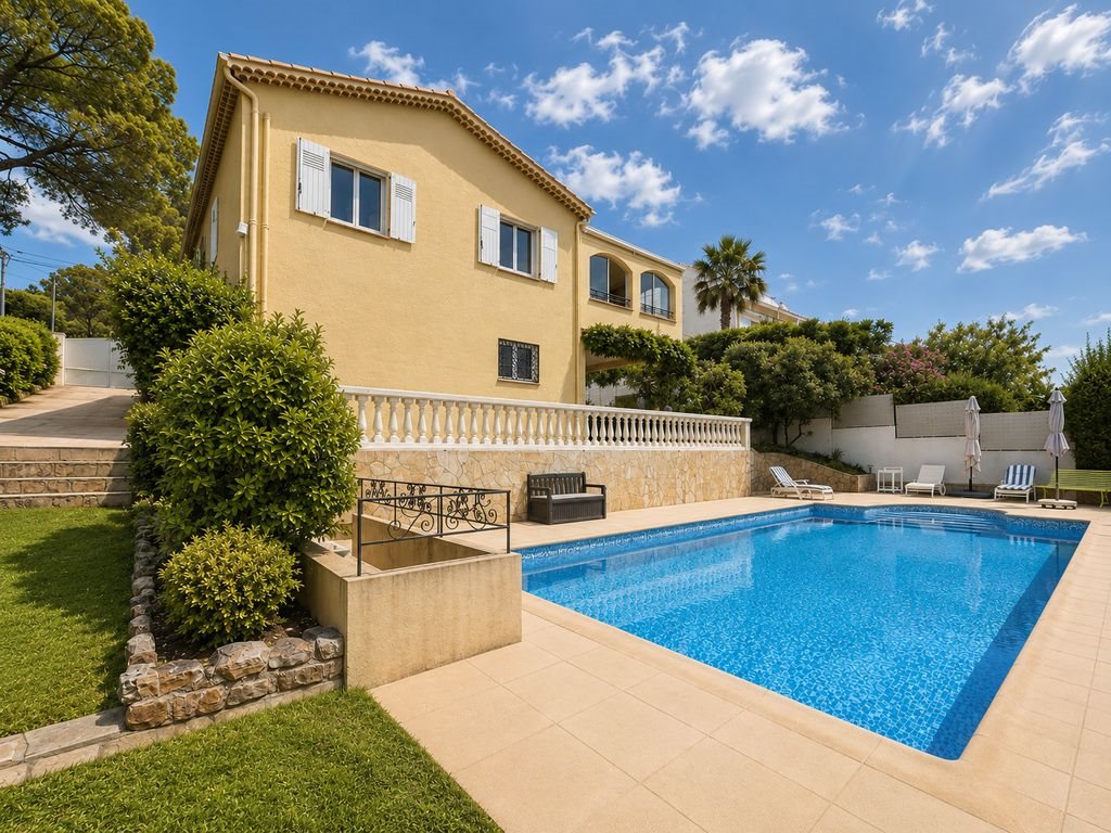 Maison à vendre, 229m², Saint-Raphaël