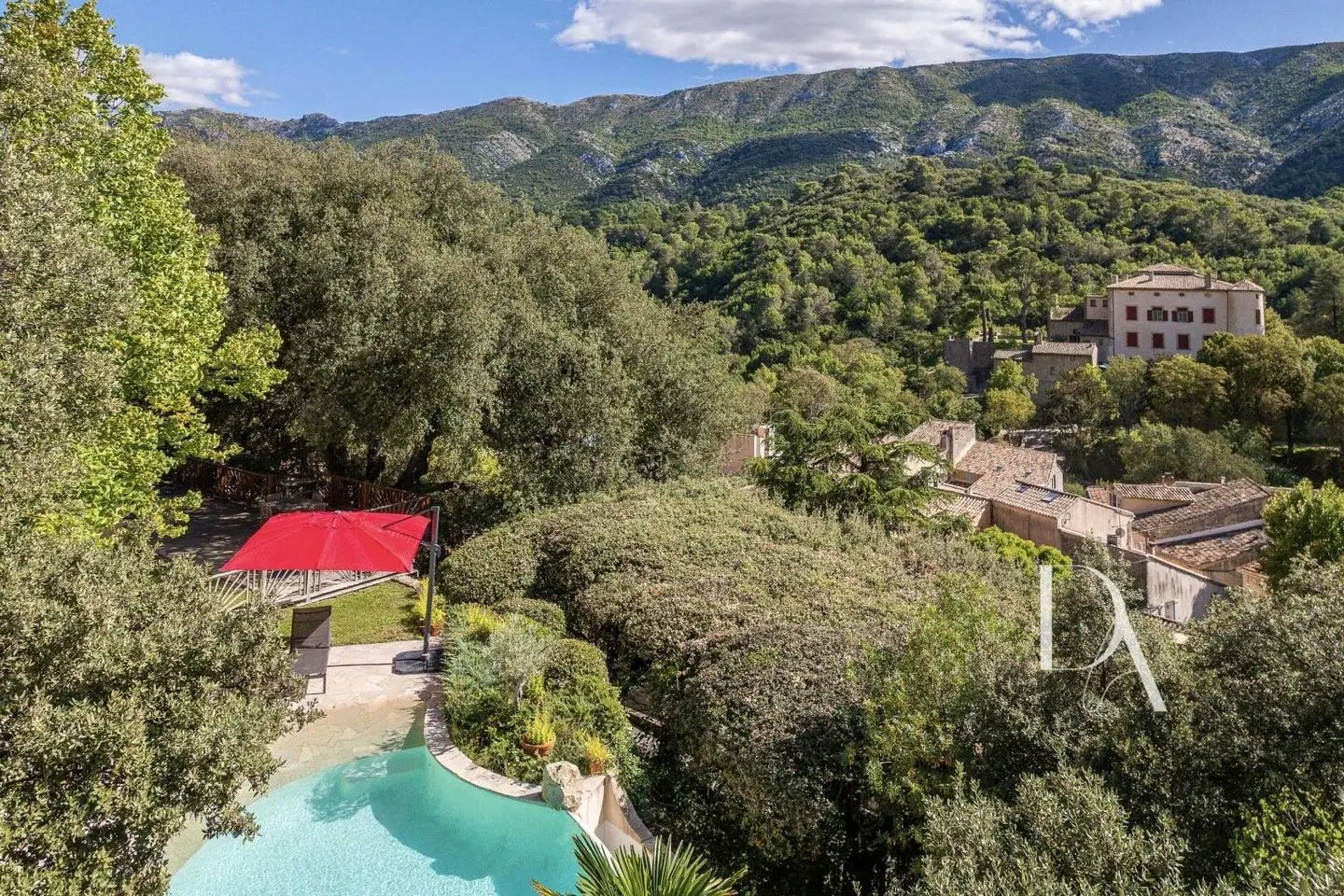 Maison à vendre, 207m², Saint-Marc-Jaumegarde