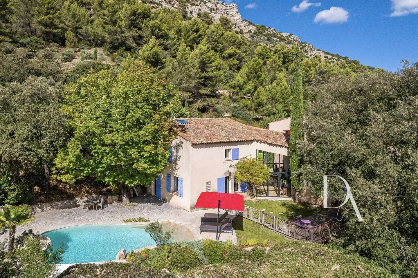 Maison à vendre, 207m², Saint-Marc-Jaumegarde