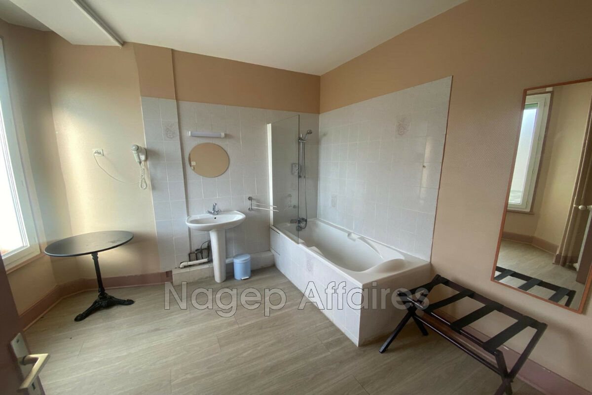 Appartement à vendre, 832m², Varennes-sur-Allier