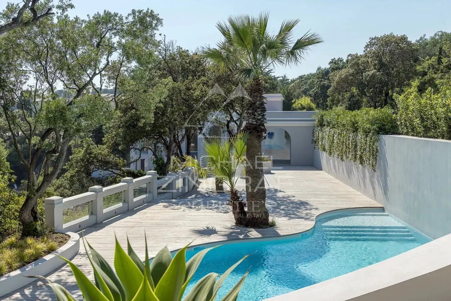 Maison à vendre, 380m², Saint-Raphaël