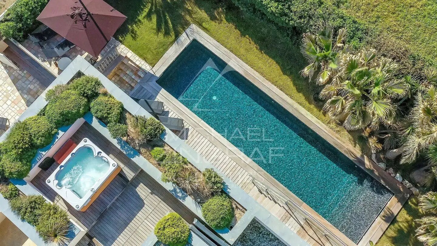 Maison à vendre, 238m², Saint-Raphaël