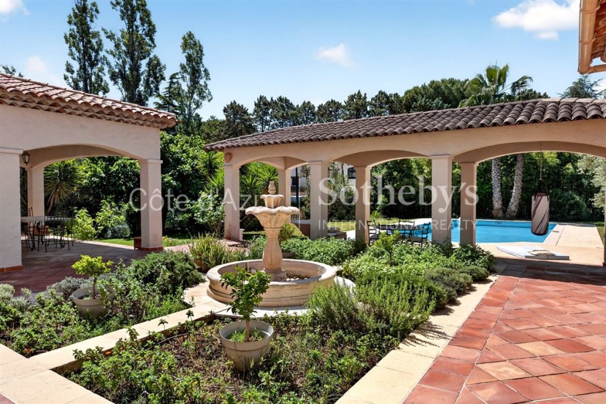 Maison à vendre, 277m², Mouans-Sartoux