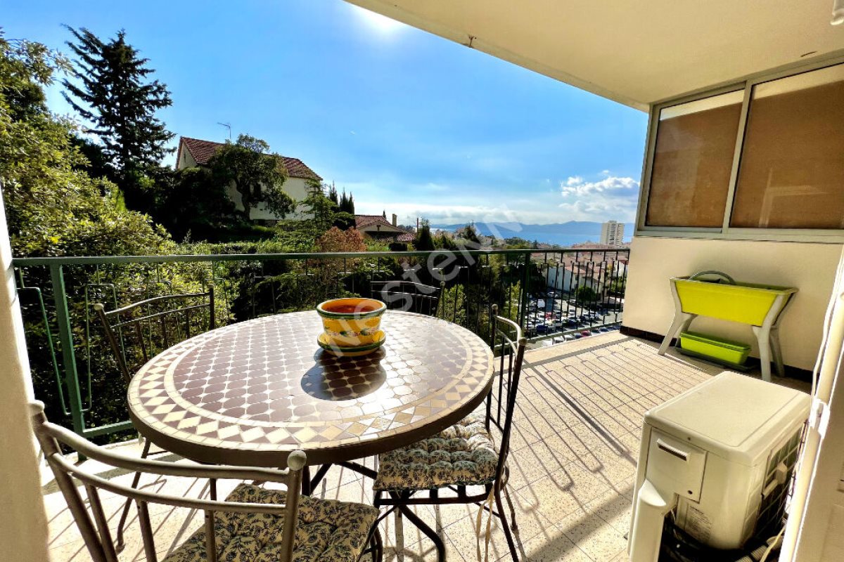 Appartement à louer, 57m², Saint-Raphaël