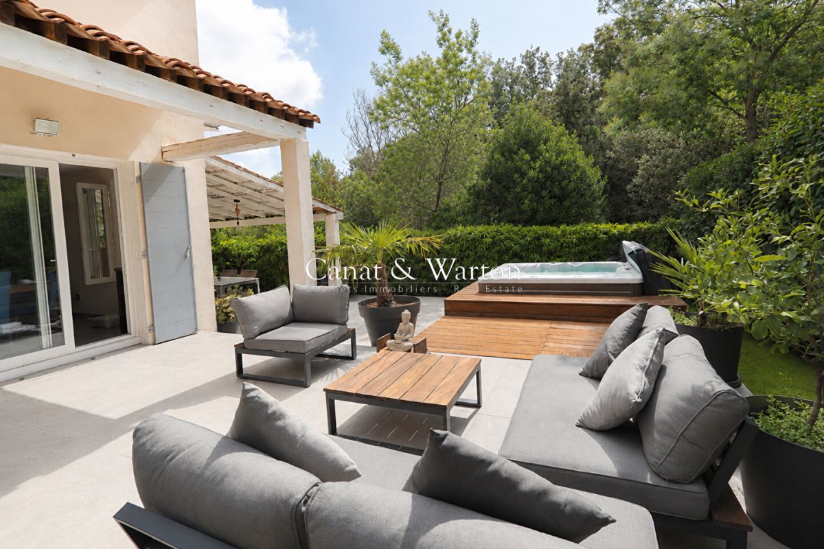 Maison à vendre, 118m², Saint-Raphaël