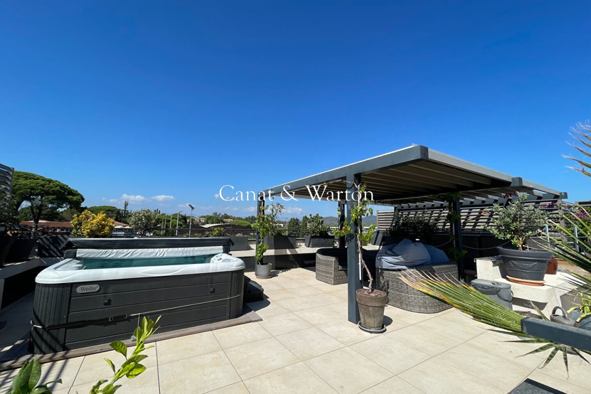 Appartement à vendre, 104m², Fréjus