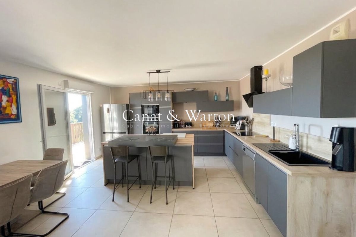 Appartement à vendre, 104m², Fréjus