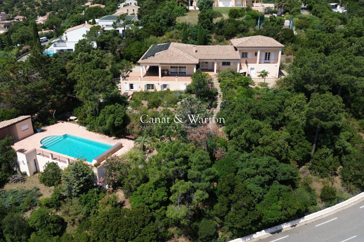 Maison à vendre, 280m², Roquebrune-sur-Argens