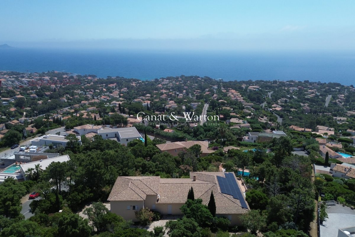 Maison à vendre, 280m², Roquebrune-sur-Argens