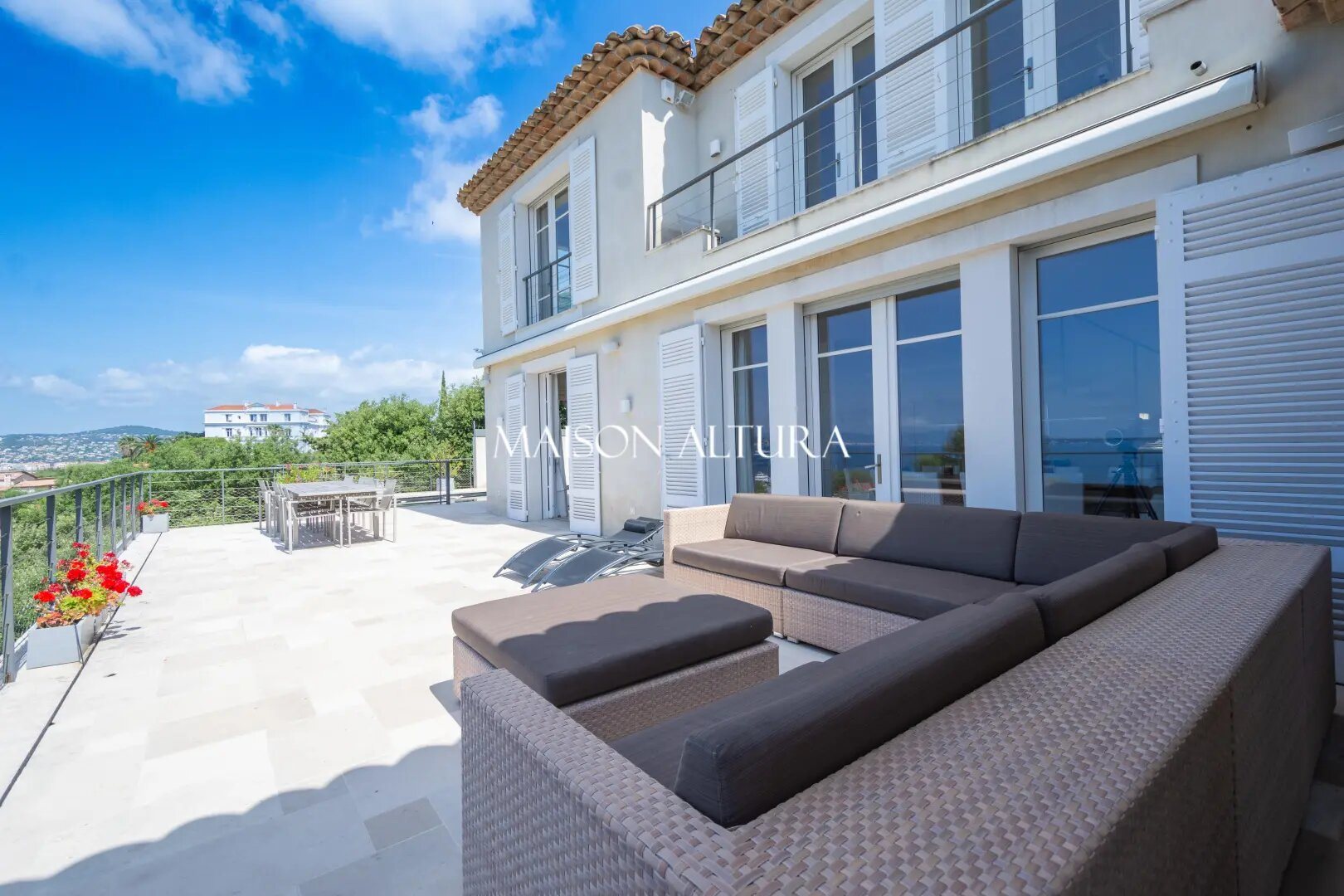 Maison à louer, 350m², Antibes