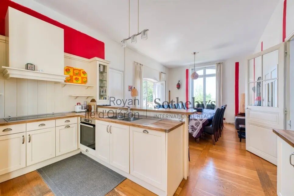 Maison à vendre, 340m², Port-des-Barques