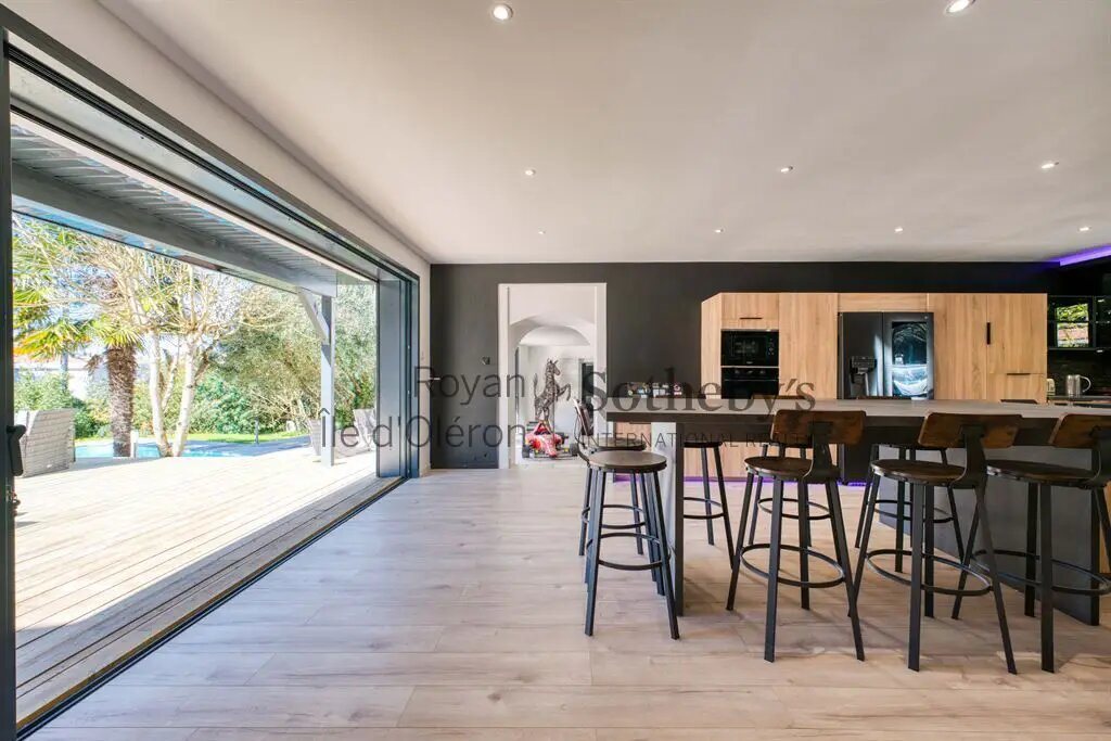 Maison à vendre, 290m², Saint-Palais-sur-Mer