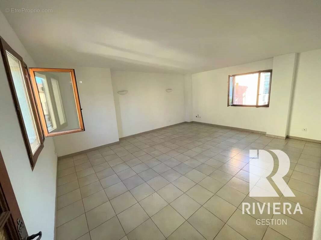 Appartement à vendre, 73m², Fréjus
