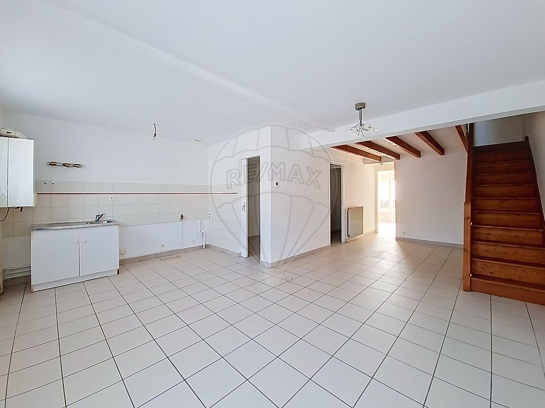 Maison à louer, 76m², Illats