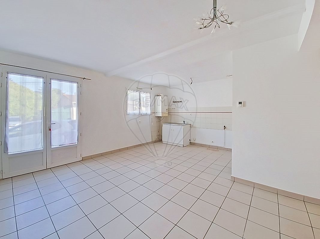 Maison à louer, 76m², Illats