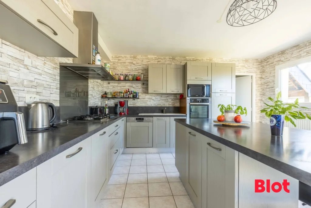 Maison à vendre, 141m², Chevaigné