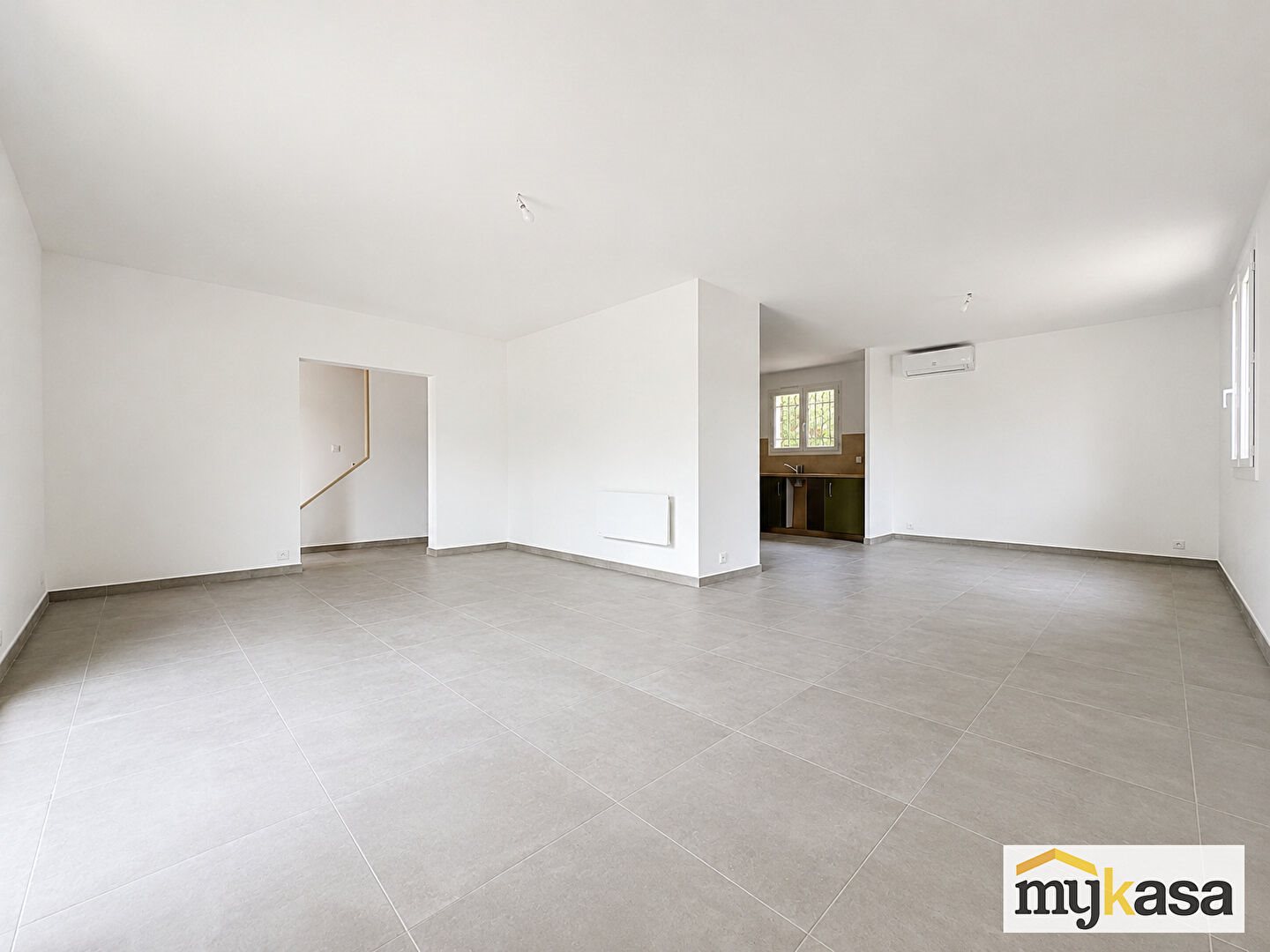 Maison à vendre, 113m², Saint-Mitre-les-Remparts