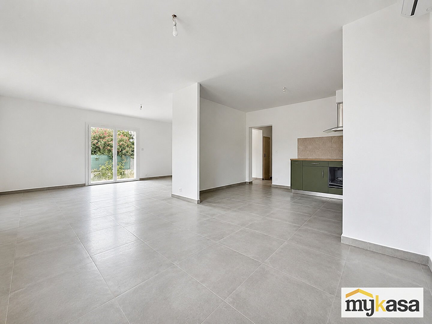 Maison à vendre, 113m², Saint-Mitre-les-Remparts