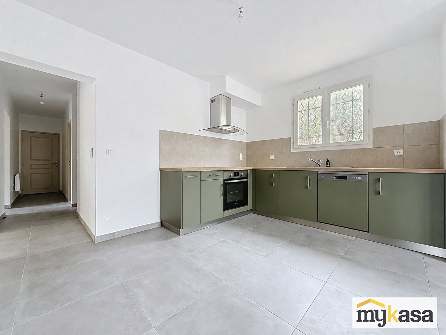 Maison à vendre, 113m², Saint-Mitre-les-Remparts