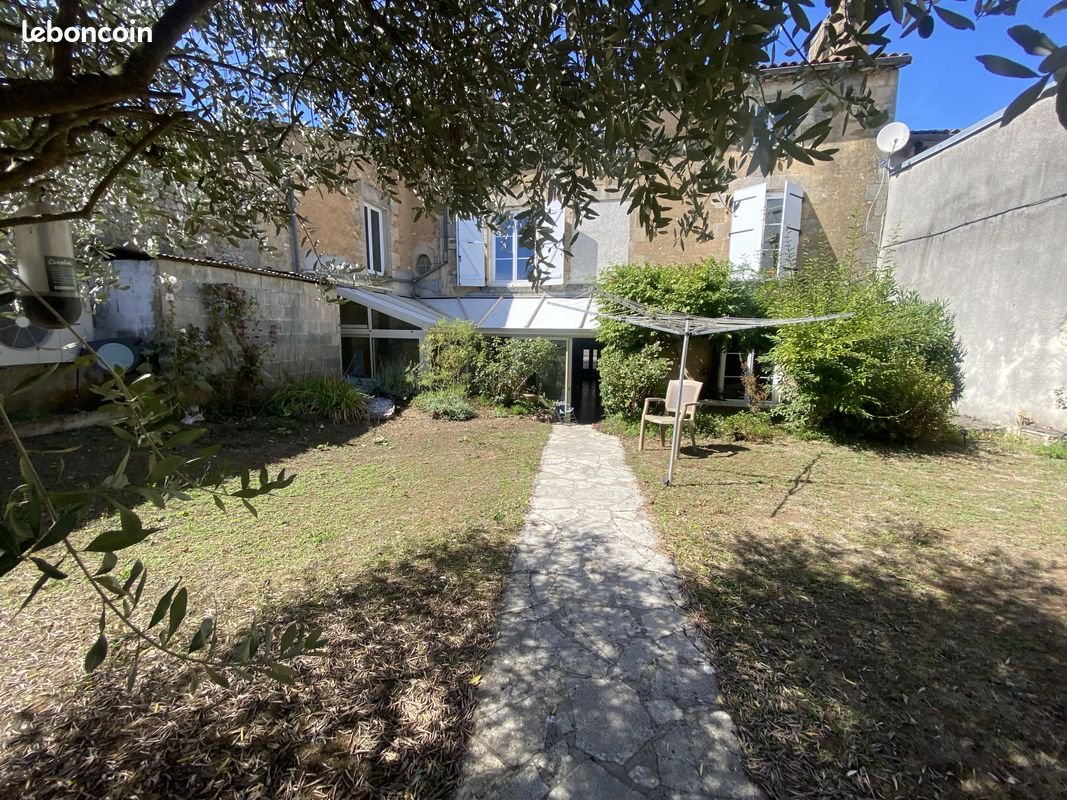 Maison à vendre, 210m², Valence-en-Poitou