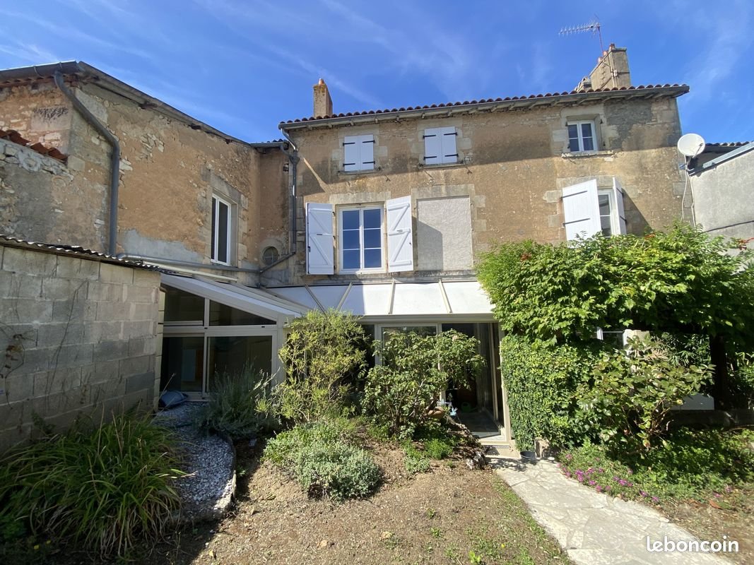 Maison à vendre, 210m², Valence-en-Poitou
