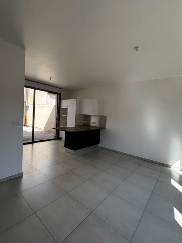 Appartement à louer, 61m², Flévy
