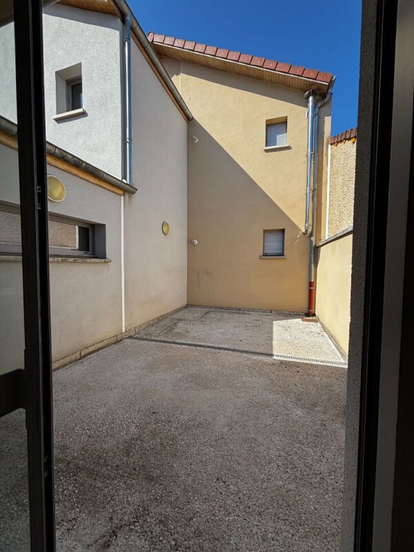 Appartement à louer, 61m², Flévy