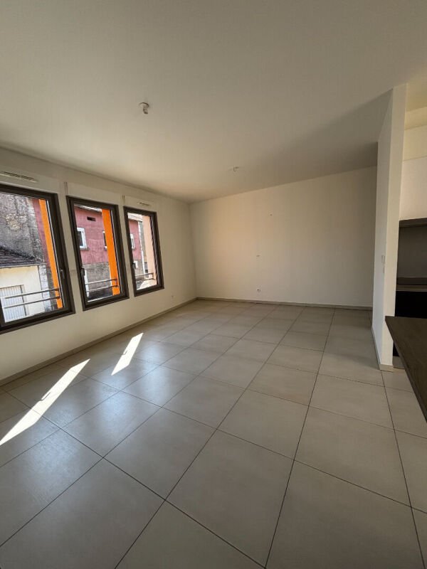 Appartement à louer, 61m², Flévy