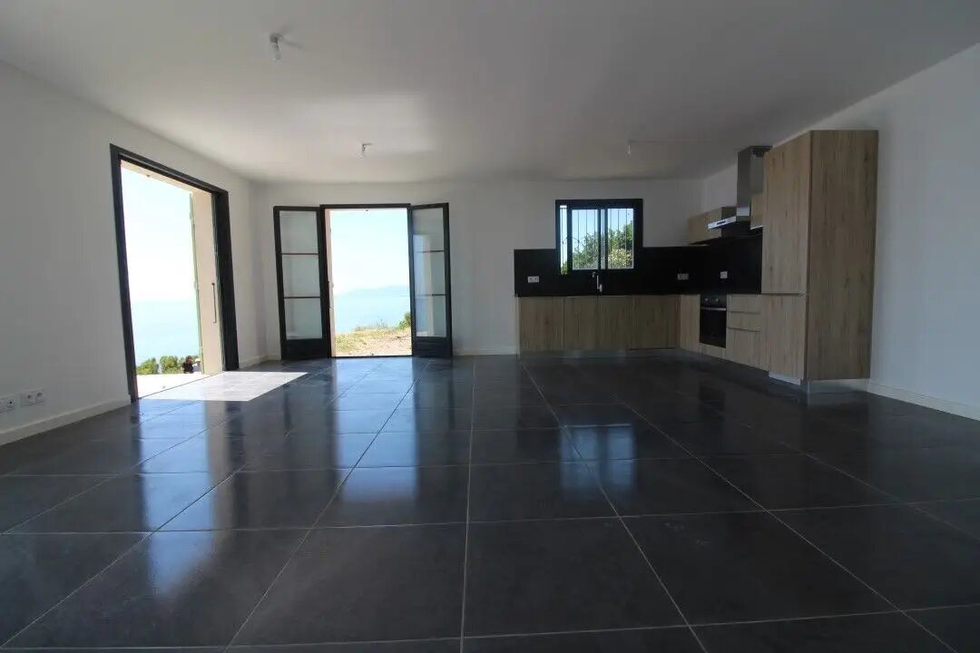 Maison à louer, 83m², Brando