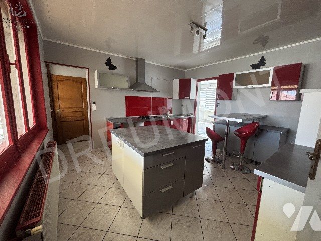 Maison à vendre, 117m², Crespin