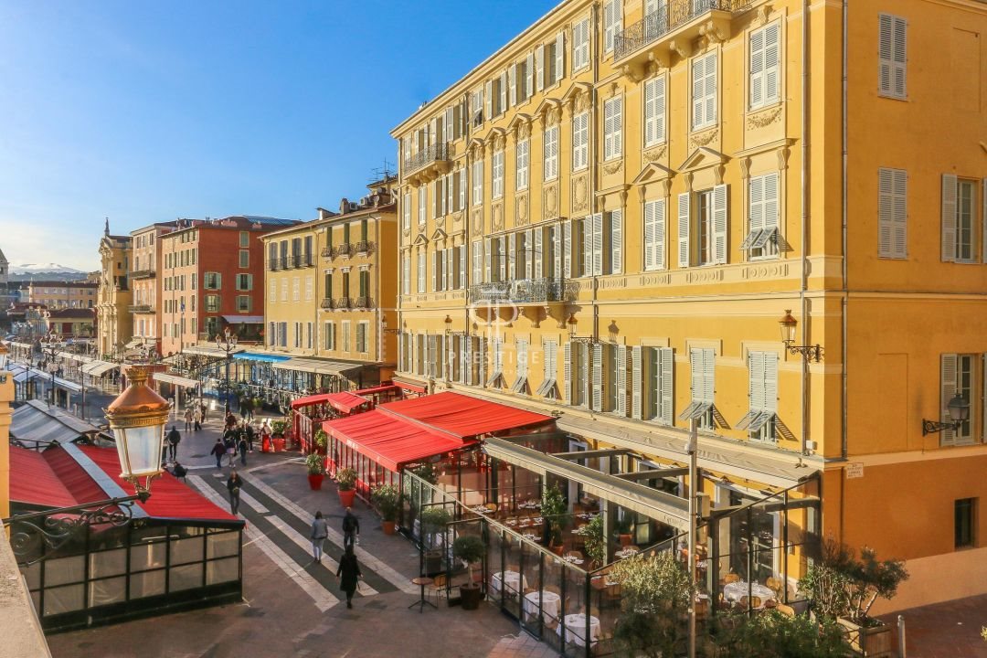 Purchase: Apartment (06000)