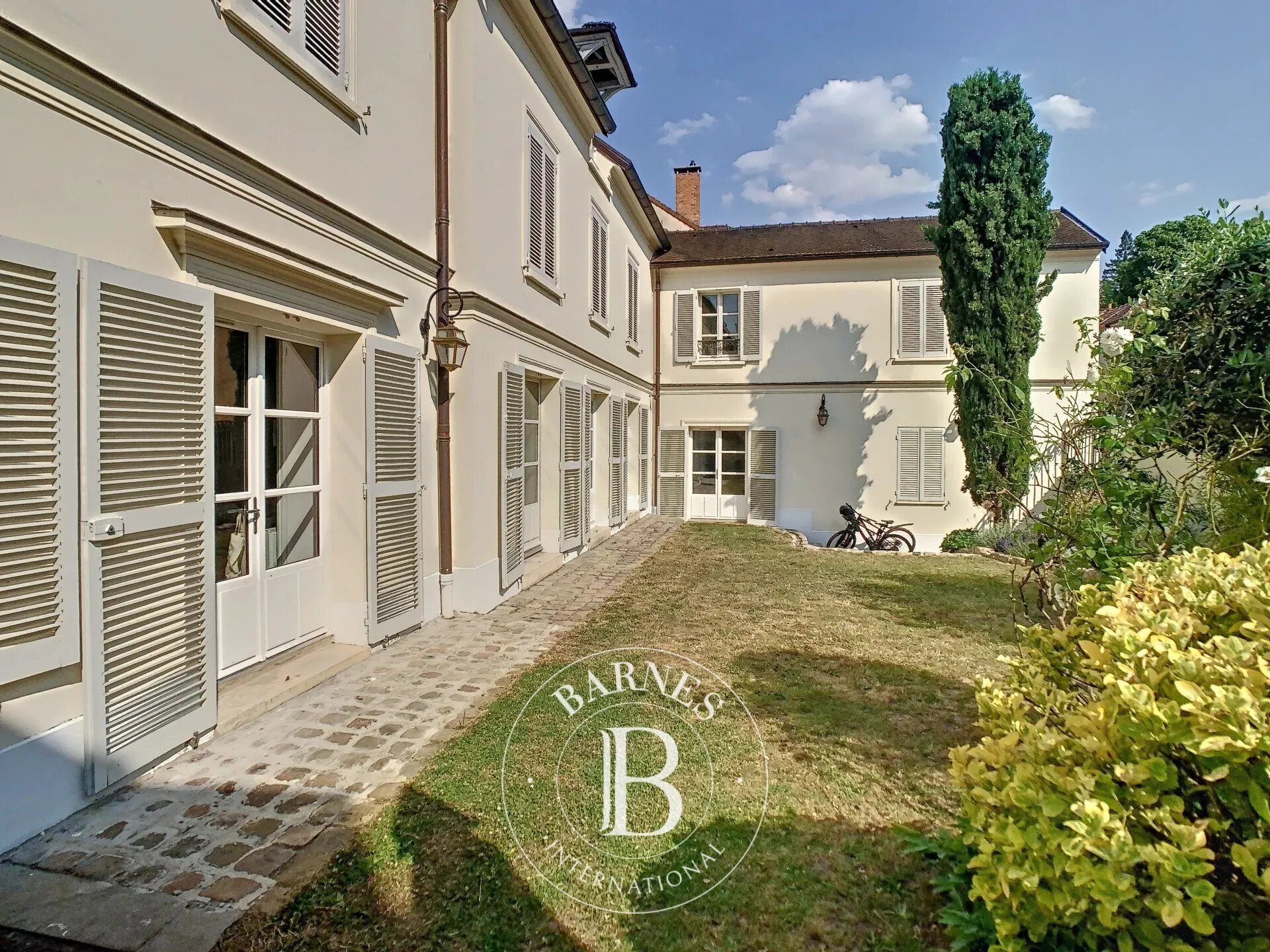 Maison à louer, 327m², La Celle-Saint-Cloud
