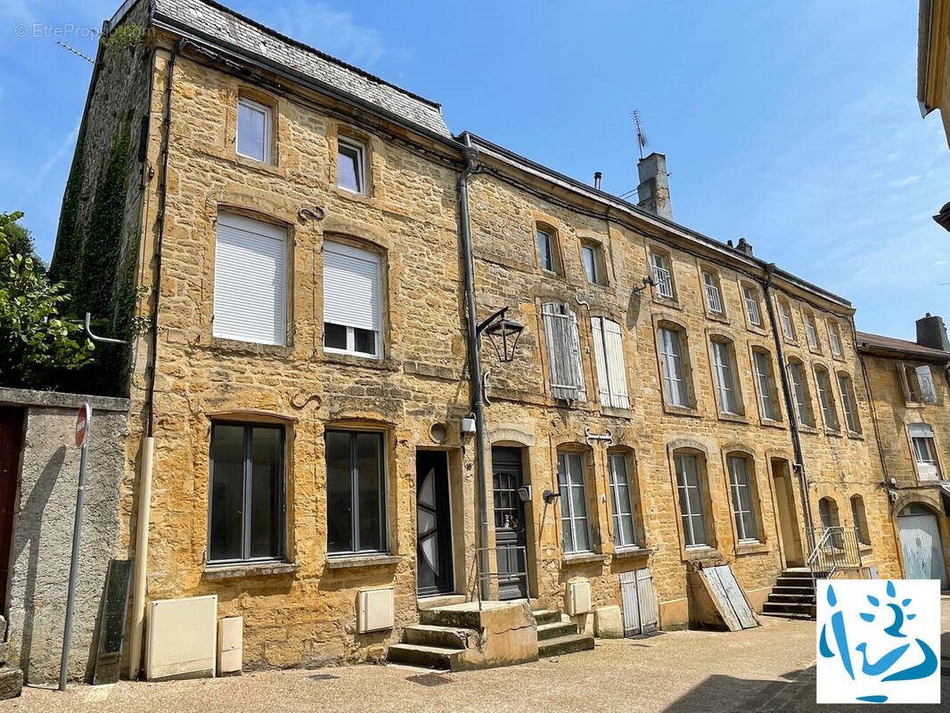 Maison à vendre, 463m², Mouzon