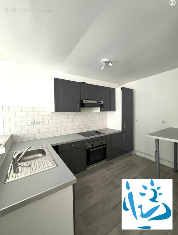 Maison à vendre, 463m², Mouzon