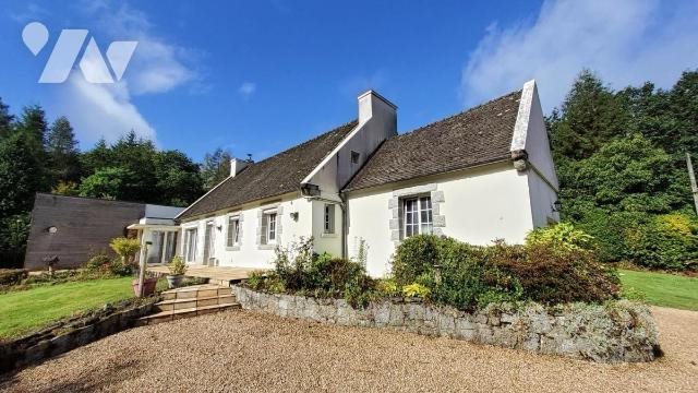 Maison à vendre, 183m², Huelgoat