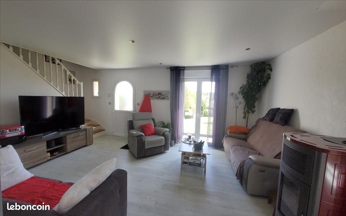 Maison à vendre, 108m², Trébrivan