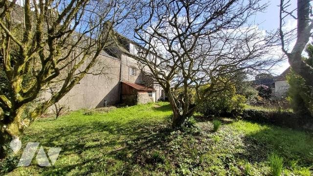 Maison à vendre, 89m², Poullaouen