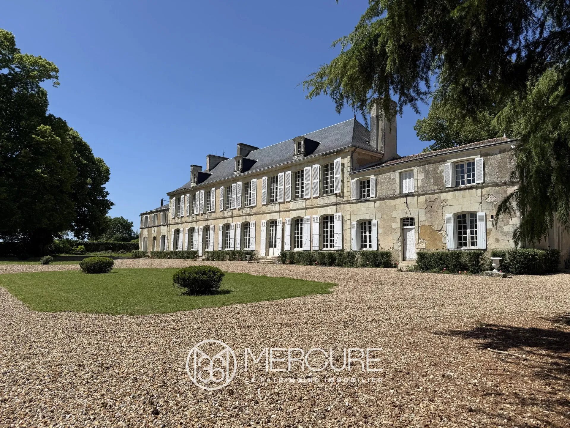 Maison à vendre, 614m², Chasseneuil-du-Poitou