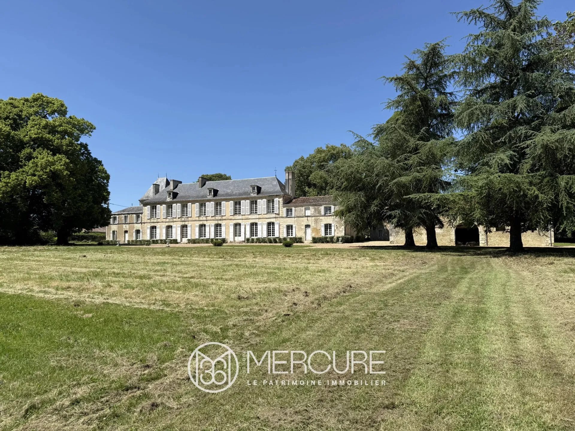 Maison à vendre, 614m², Chasseneuil-du-Poitou