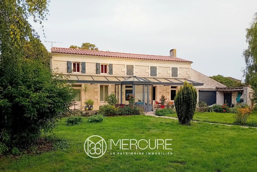 Maison à vendre, 233m², Saintes