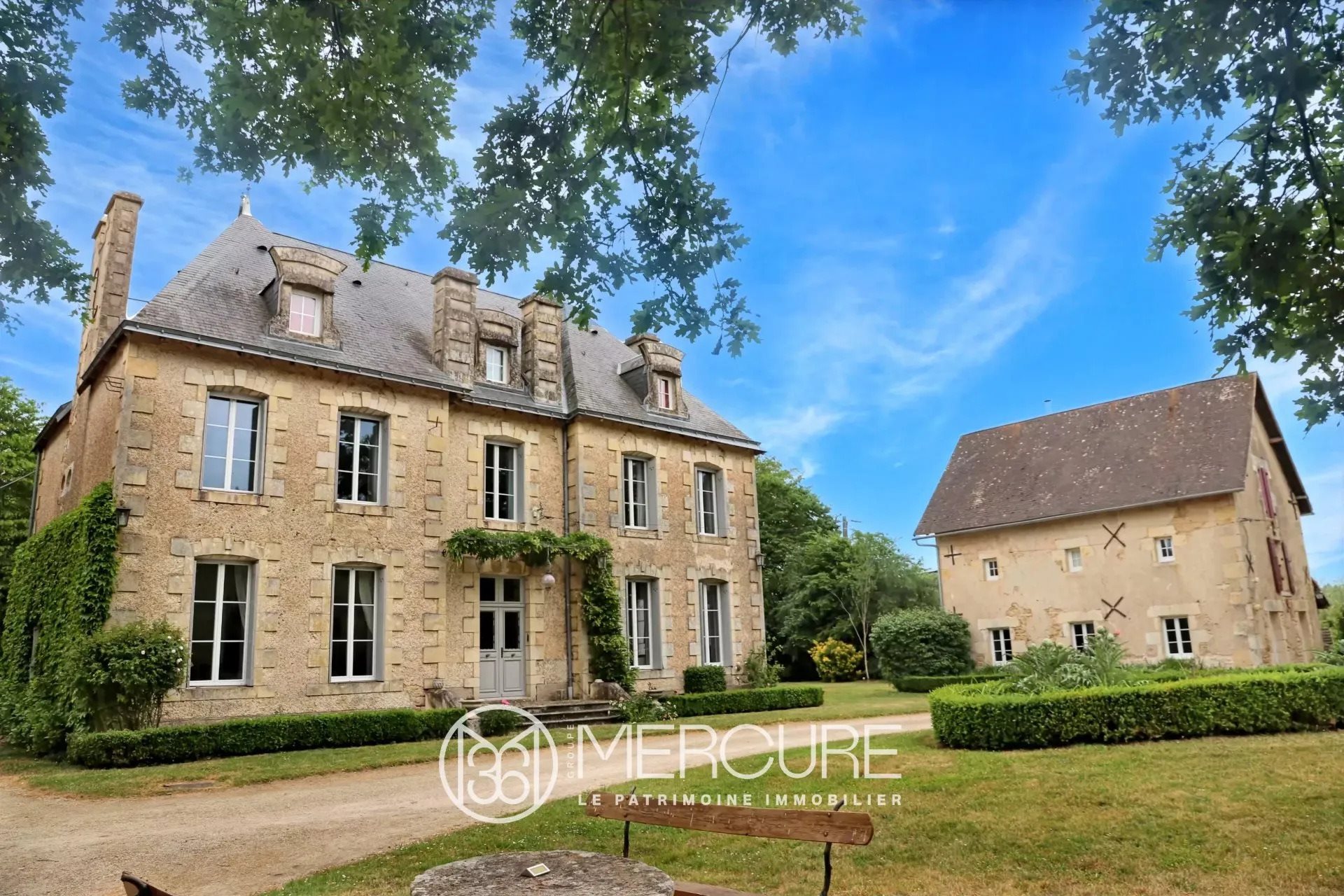 Maison à vendre, 439m², Gençay