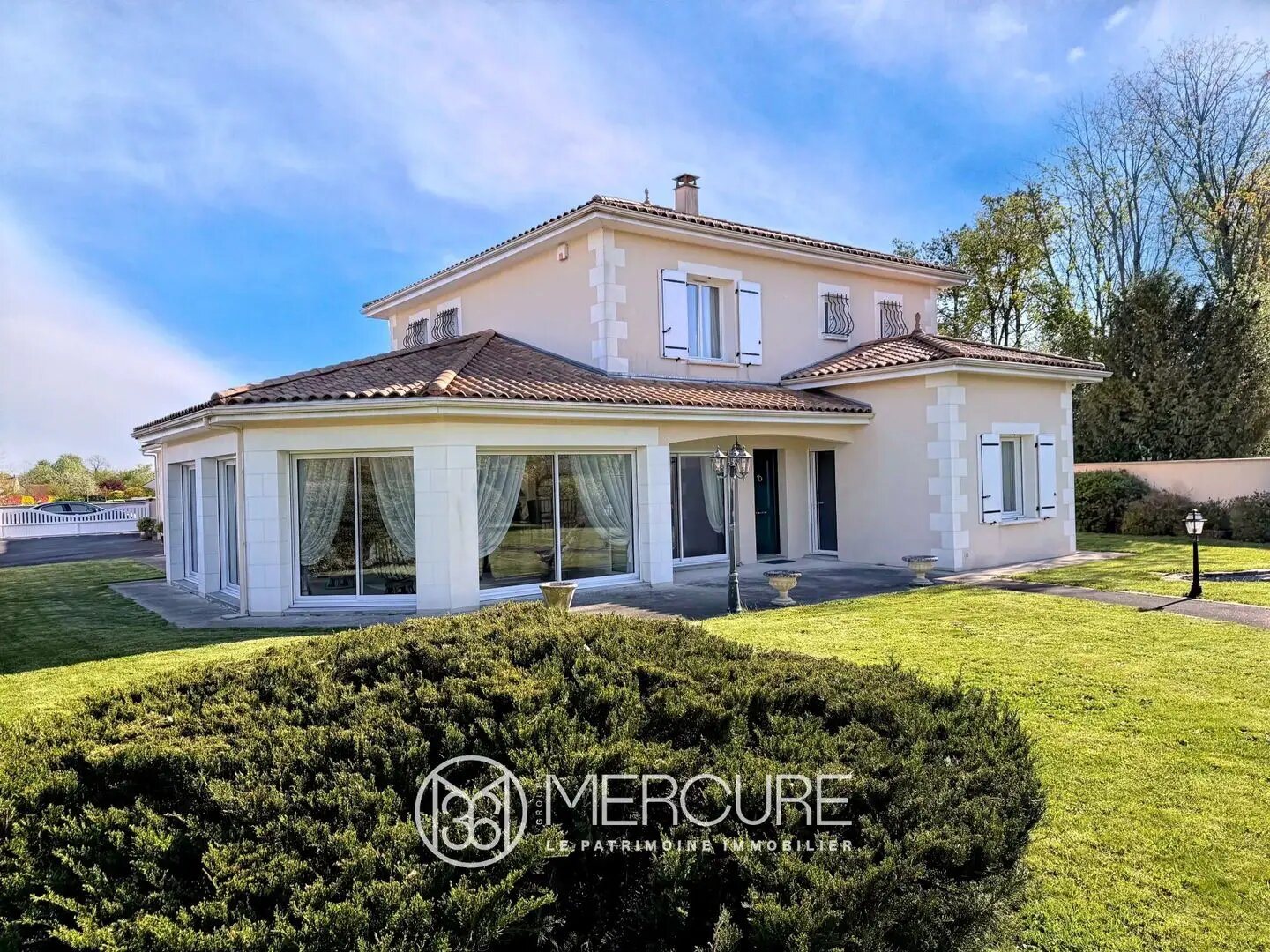 Maison à vendre, 318m², Neuville-de-Poitou