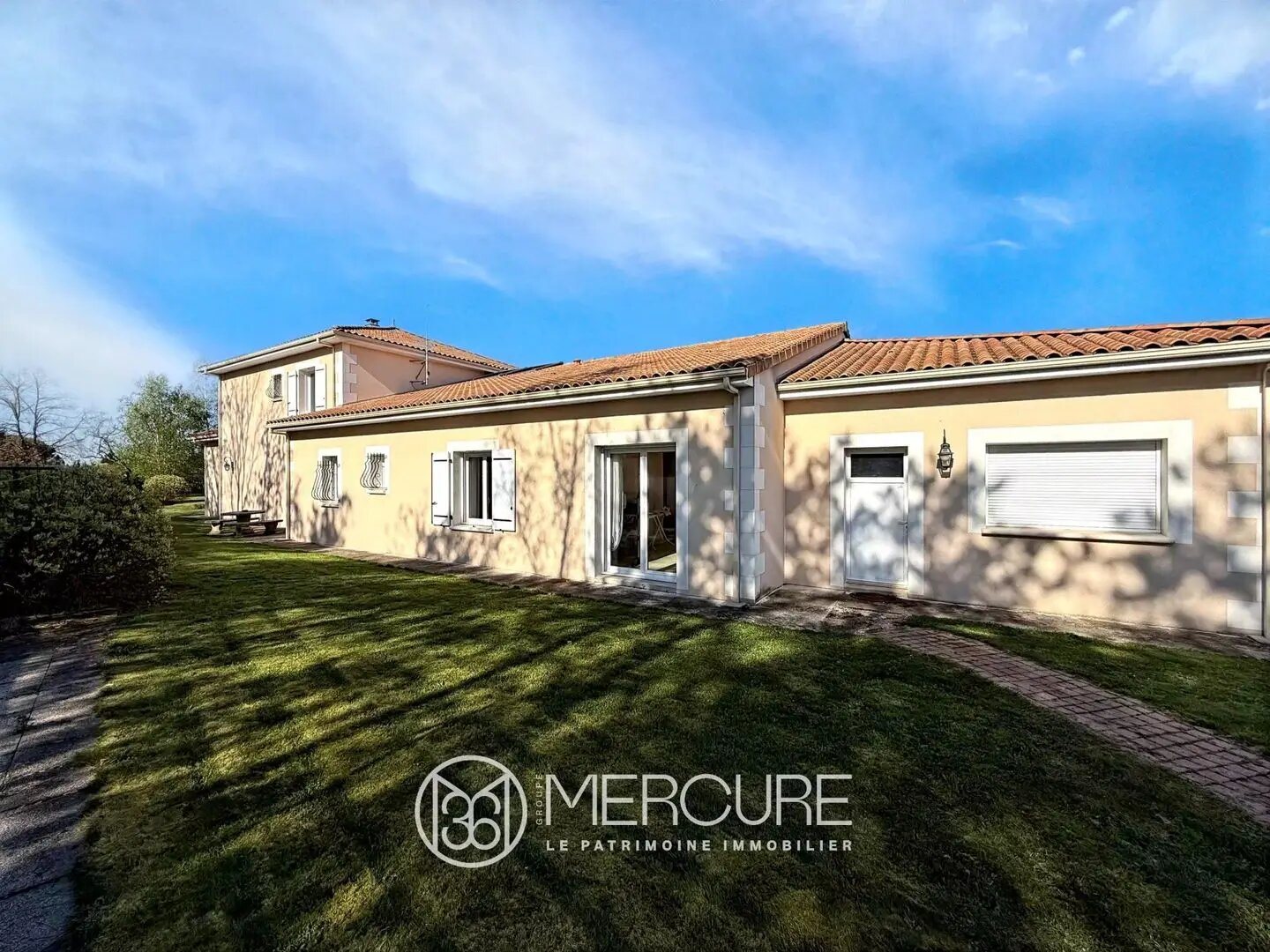 Maison à vendre, 318m², Neuville-de-Poitou