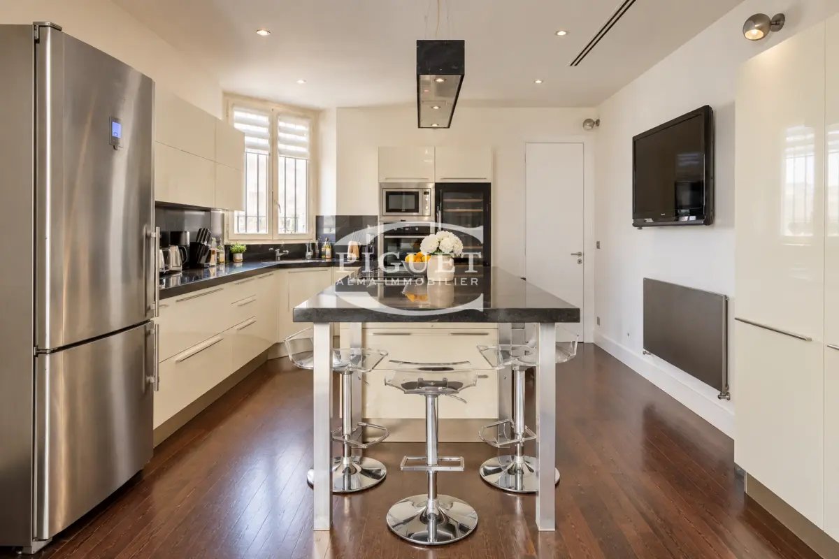 Appartement à louer, 165m², Paris 8ème