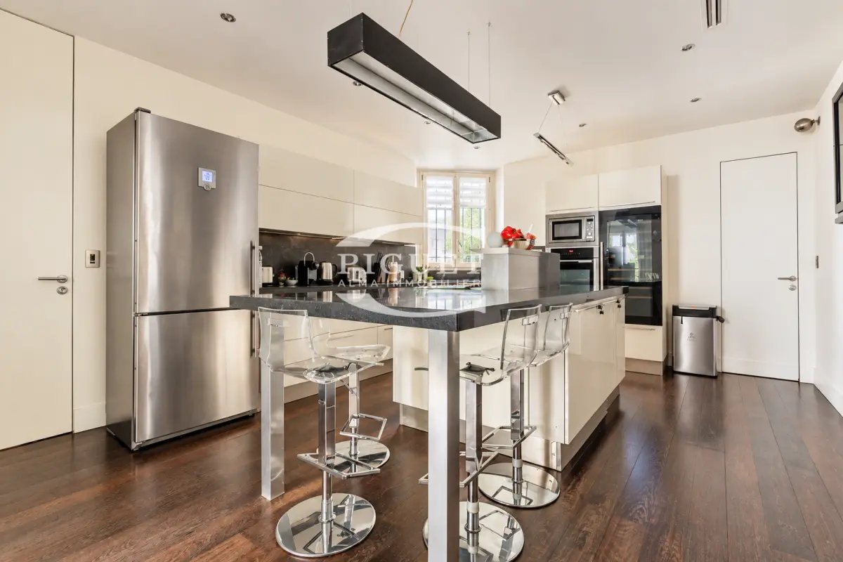 Appartement à louer, 165m², Paris 8ème