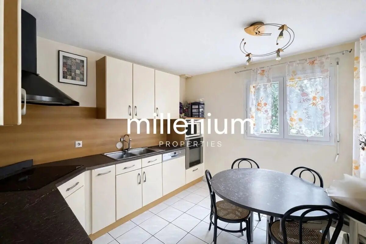 Maison à vendre, 140m², Neydens