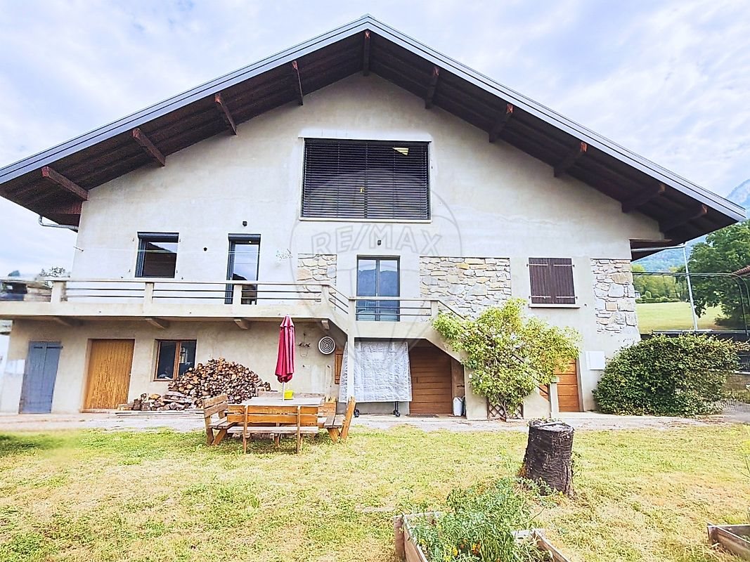 Maison à vendre, 220m², Thyez